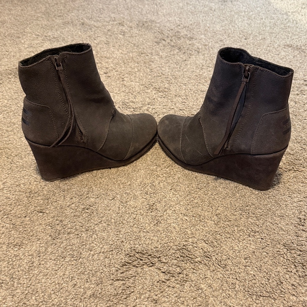 TOMS grey wedge booties GUC